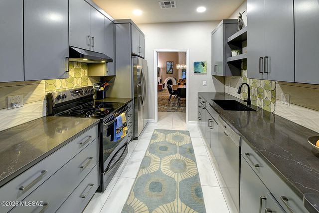 6847 E Calle Cerca, Tucson, AZ 85715