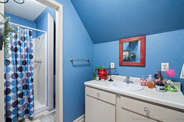 53076 S 690 Road, Colcord, OK 74338