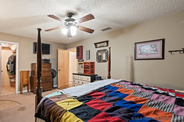 53076 S 690 Road, Colcord, OK 74338