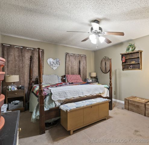 53076 S 690 Road, Colcord, OK 74338