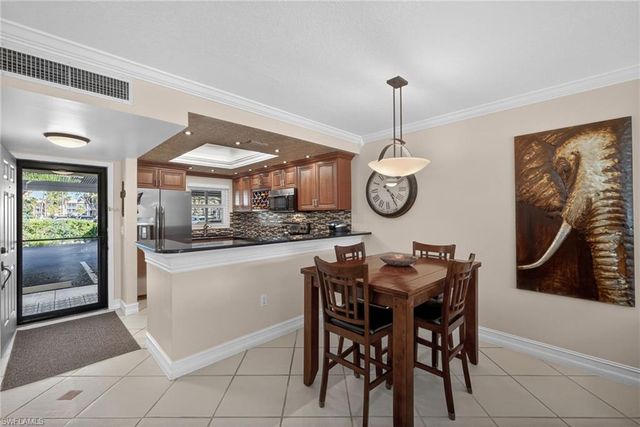 201 Quail Forest BLVD # 109, Naples, FL 34105