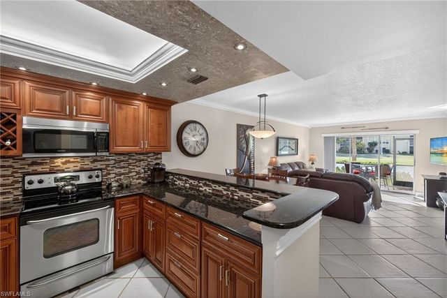 201 Quail Forest BLVD # 109, Naples, FL 34105