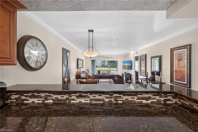 201 Quail Forest BLVD # 109, Naples, FL 34105