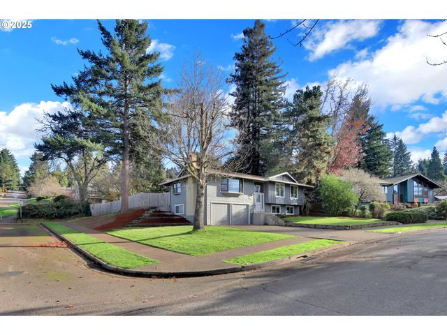 2015 COVENTRY Way, Eugene, OR 97405