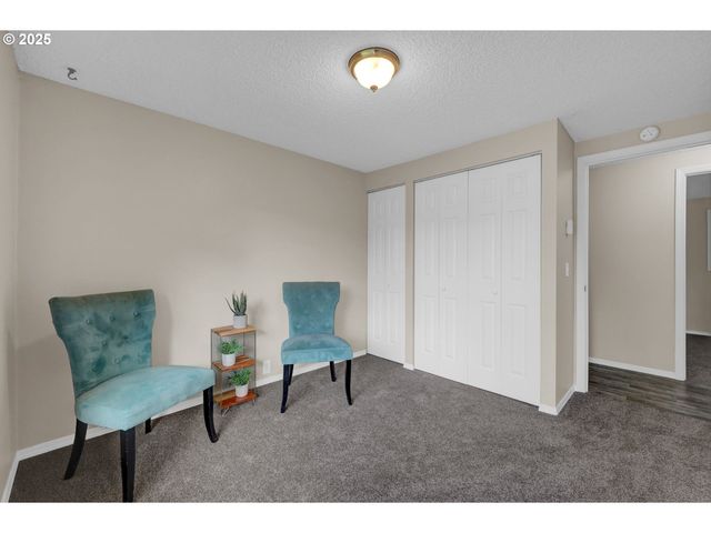 2015 COVENTRY Way, Eugene, OR 97405