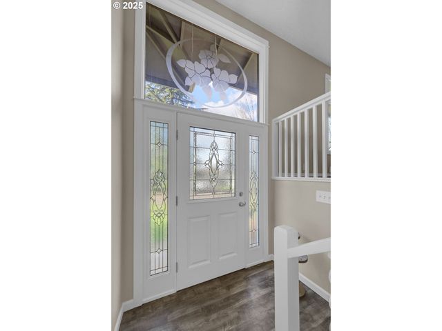 2015 COVENTRY Way, Eugene, OR 97405