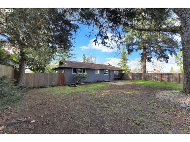 2015 COVENTRY Way, Eugene, OR 97405