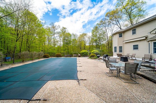 15 Grandview Terrace, Wallkill, NY 12589