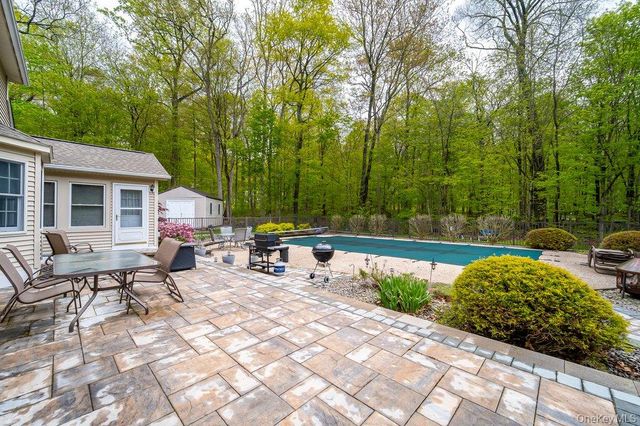 15 Grandview Terrace, Wallkill, NY 12589