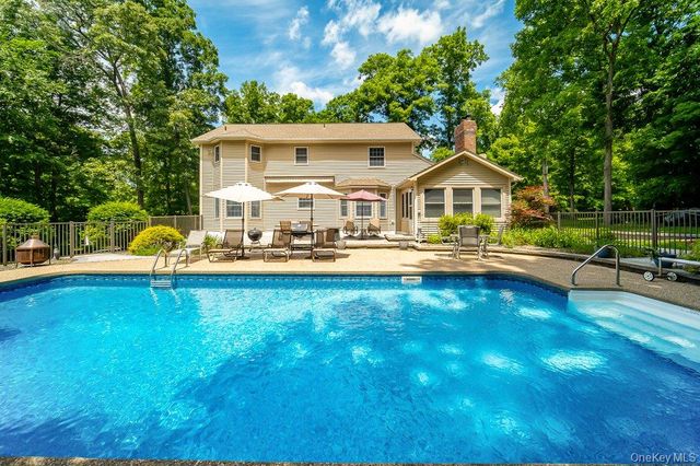 15 Grandview Terrace, Wallkill, NY 12589