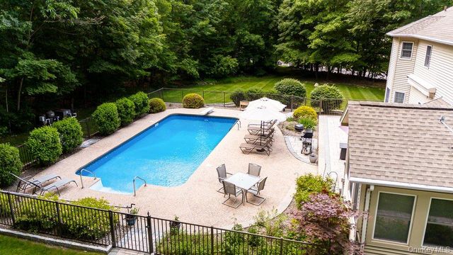 15 Grandview Terrace, Wallkill, NY 12589