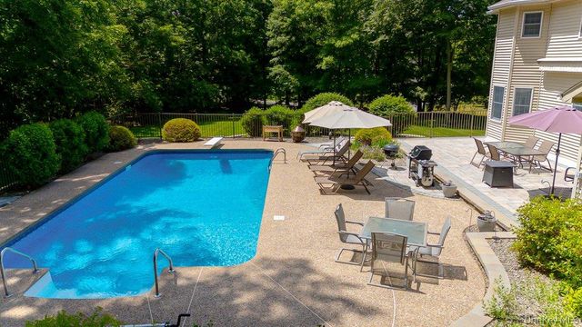 15 Grandview Terrace, Wallkill, NY 12589