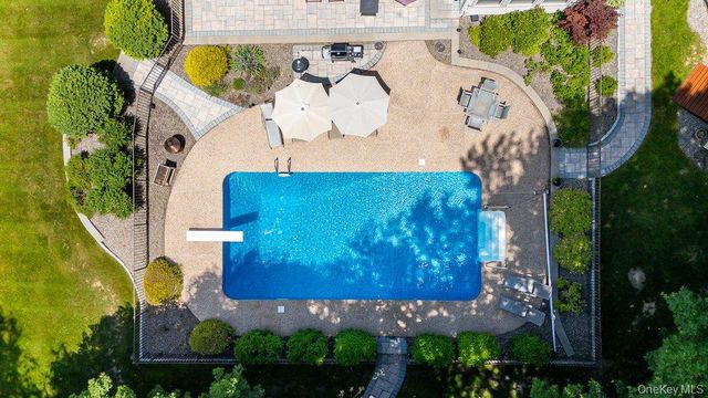 15 Grandview Terrace, Wallkill, NY 12589