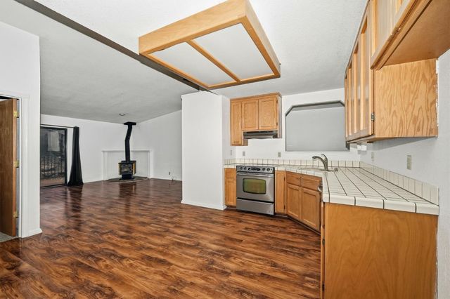 2725 Yuma Ct, Cameron Park, CA 95682