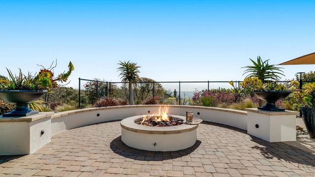 7173 Obelisco Cir, Carlsbad, CA 92009