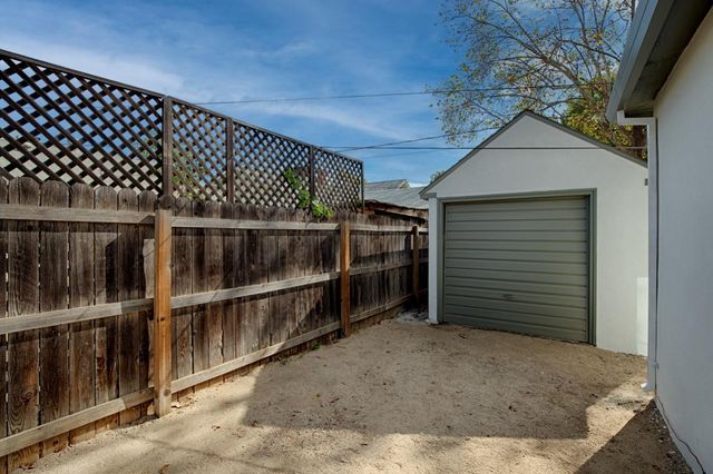 810 13th St, Marysville, CA 95901