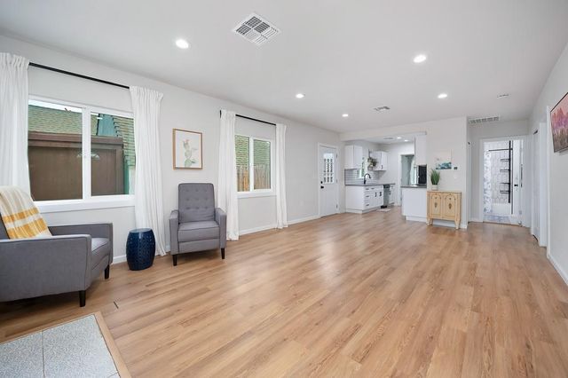 810 13th St, Marysville, CA 95901