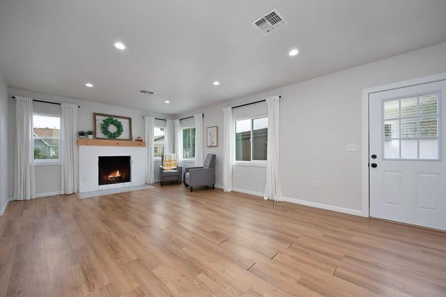 810 13th St, Marysville, CA 95901