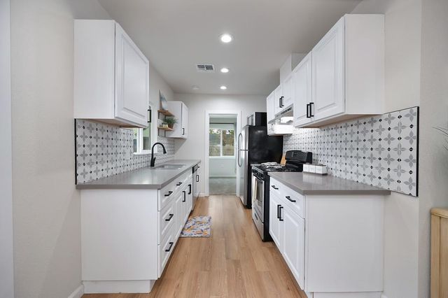 810 13th St, Marysville, CA 95901