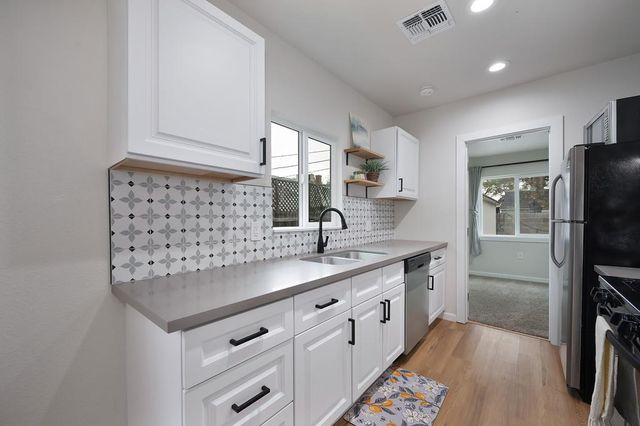 810 13th St, Marysville, CA 95901