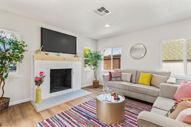 810 13th St, Marysville, CA 95901