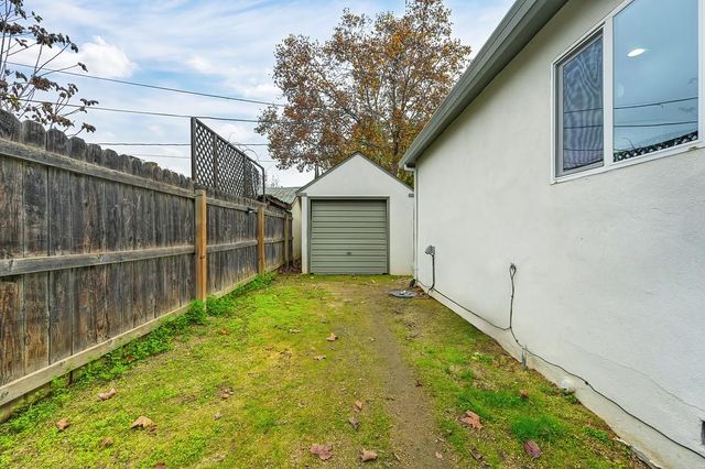 810 13th St, Marysville, CA 95901