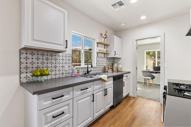 810 13th St, Marysville, CA 95901