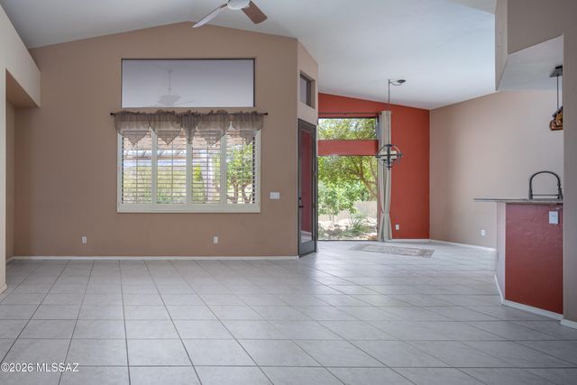 10290 N Calle Del Carnero, Oro Valley, AZ 85737