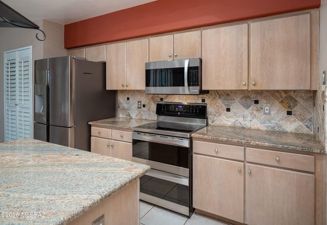 10290 N Calle Del Carnero, Oro Valley, AZ 85737