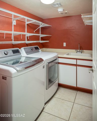10290 N Calle Del Carnero, Oro Valley, AZ 85737