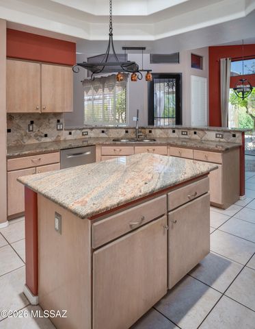 10290 N Calle Del Carnero, Oro Valley, AZ 85737