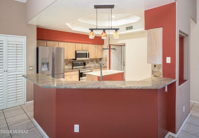 10290 N Calle Del Carnero, Oro Valley, AZ 85737