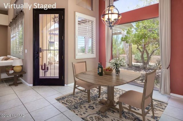 10290 N Calle Del Carnero, Oro Valley, AZ 85737