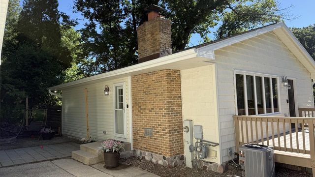 38 Oakwood STREET, Williams Bay, WI 53191