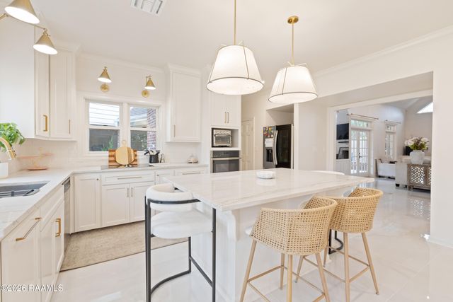 215 Spyglass Lane, Broussard, LA 70518