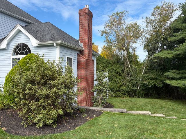12 Longview Dr, Kingston, MA 02364