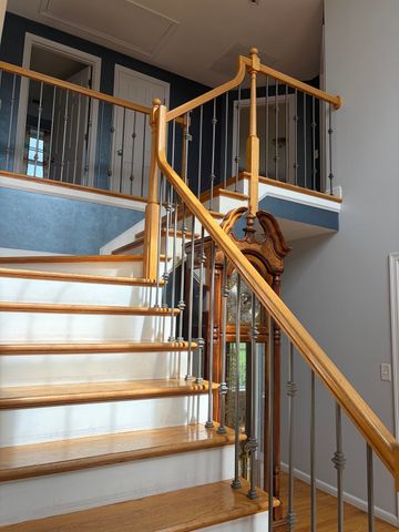 12 Longview Dr, Kingston, MA 02364