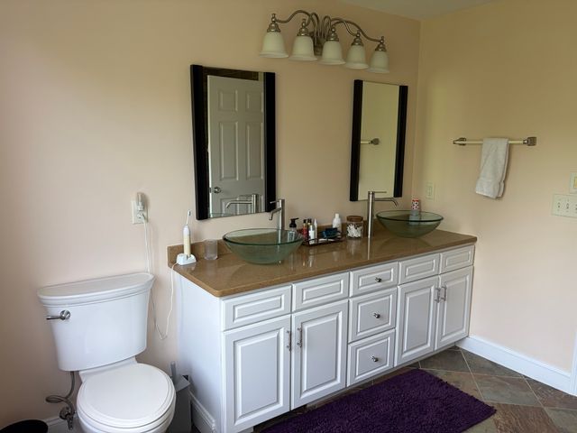 12 Longview Dr, Kingston, MA 02364