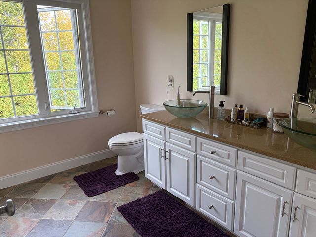 12 Longview Dr, Kingston, MA 02364