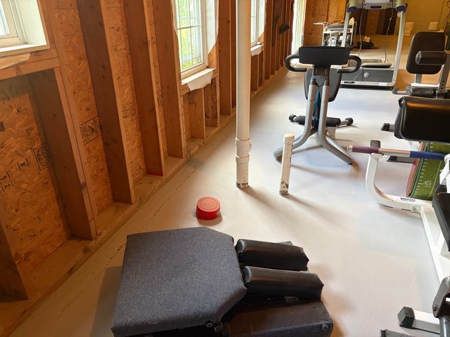 12 Longview Dr, Kingston, MA 02364