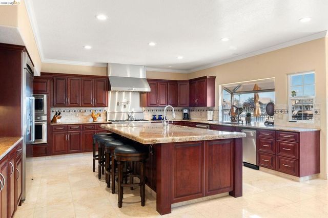 96 Shell Place, Discovery Bay, CA 94505
