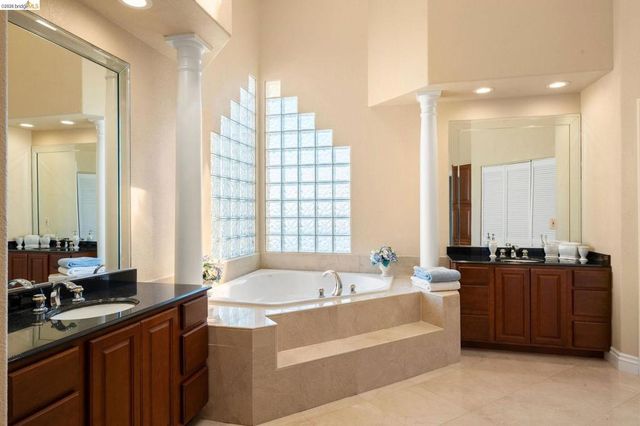96 Shell Place, Discovery Bay, CA 94505