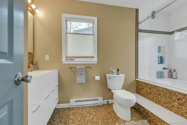 53 W End Avenue, East Quogue, NY 11942