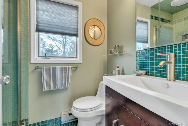 53 W End Avenue, East Quogue, NY 11942