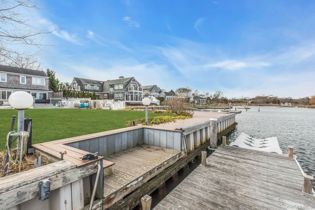 53 W End Avenue, East Quogue, NY 11942