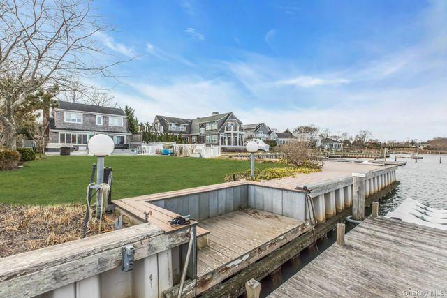 53 W End Avenue, East Quogue, NY 11942