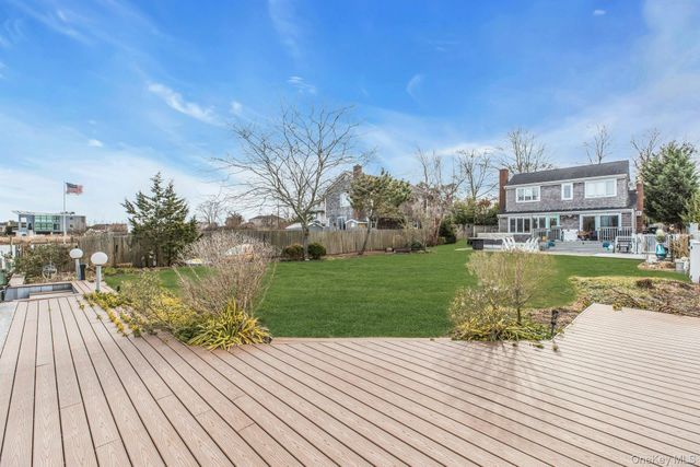 53 W End Avenue, East Quogue, NY 11942