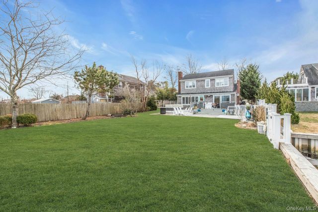 53 W End Avenue, East Quogue, NY 11942