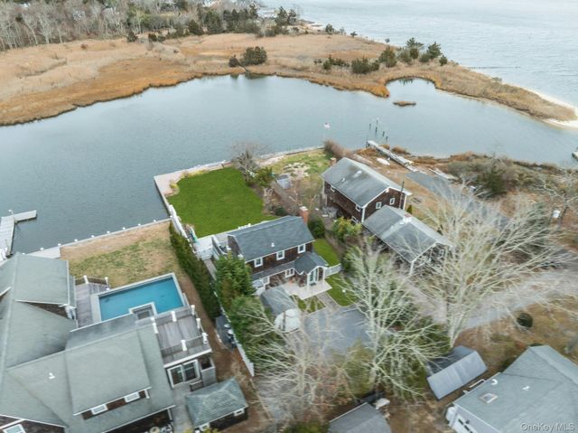 53 W End Avenue, East Quogue, NY 11942