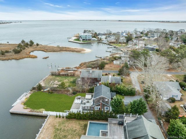 53 W End Avenue, East Quogue, NY 11942